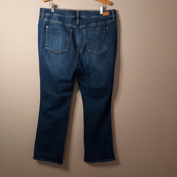 Seven7 Boombshell Hi Rise Bootcut Jeans Size 16W - Picture 2 of 10